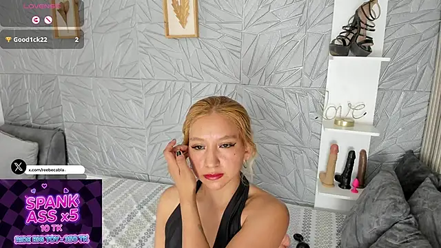 agatadelphine online show from April 8, 2026, 1:23 pm