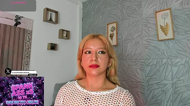 Snapshot of agatadelphine chatting on May 8, 2026, 2:10 pm agatadelphine online show from May 8, 2026, 2:10 pm