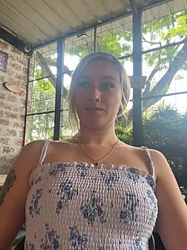 MaryDeniro online show from May 14, 2026, 3:31 pm