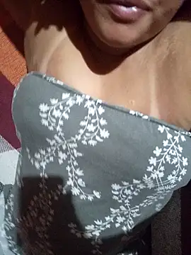Snapshot of lovelyjhessy chatting on February 24, 2025, 1:35 am lovelyjhessy online show from February 24, 2025, 1:35 am