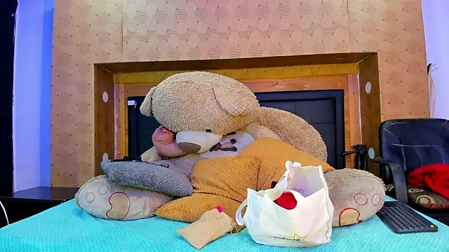 SofiAndNicol online show from December 3, 2025, 10:25 am