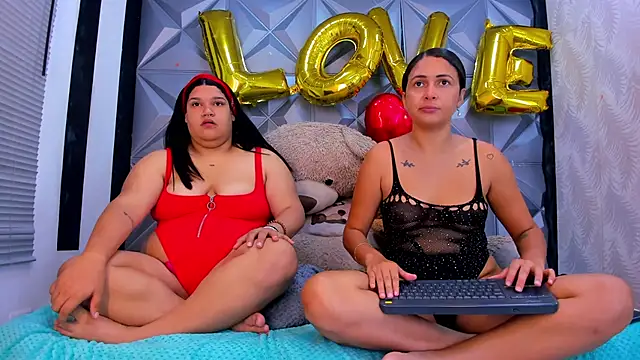 SofiAndNicol online show from February 13, 2026, 11:32 am