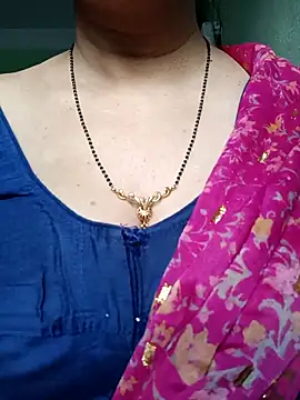 Snapshot of Rosy-B chatting on February 13, 2026, 1:05 am Rosy-B online show from February 13, 2026, 1:05 am