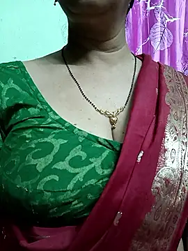 Snapshot of Rosy-B chatting on January 16, 2026, 9:30 pm Rosy-B online show from January 16, 2026, 9:30 pm