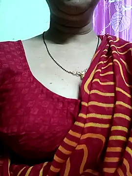 Snapshot of Rosy-B chatting on February 2, 2026, 9:58 pm Rosy-B online show from February 2, 2026, 9:58 pm