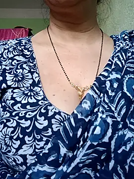 Snapshot of Rosy-B chatting on February 7, 2026, 10:45 am Rosy-B online show from February 7, 2026, 10:45 am