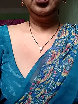 Snapshot of Rosy-B chatting on November 2, 2025, 12:26 am Rosy-B online show from November 2, 2025, 12:26 am