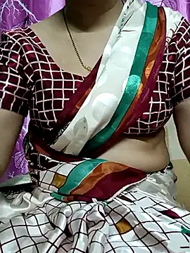 Snapshot of Rosy-B chatting on March 20, 2025, 9:46 pm Rosy-B online show from March 20, 2025, 9:46 pm