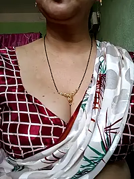 Snapshot of Rosy-B chatting on January 19, 2026, 9:46 am Rosy-B online show from January 19, 2026, 9:46 am