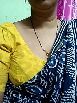 Snapshot of Rosy-B chatting on March 21, 2025, 7:24 pm Rosy-B online show from March 21, 2025, 7:24 pm