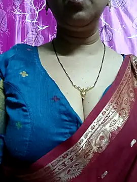 Snapshot of Rosy-B chatting on March 2, 2025, 6:24 pm Rosy-B online show from March 2, 2025, 6:24 pm