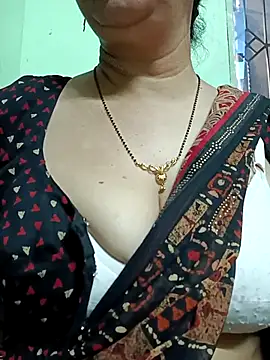 Snapshot of Rosy-B chatting on March 5, 2025, 12:59 am Rosy-B online show from March 5, 2025, 12:59 am