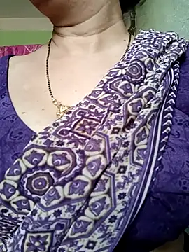 Snapshot of Rosy-B chatting on February 11, 2026, 10:04 am Rosy-B online show from February 11, 2026, 10:04 am