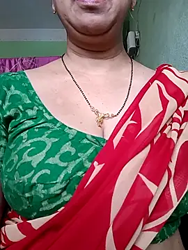 Snapshot of Rosy-B chatting on September 13, 2025, 9:31 am Rosy-B online show from September 13, 2025, 9:31 am