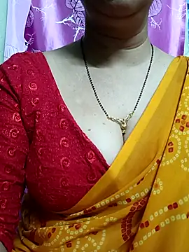 Snapshot of Rosy-B chatting on February 21, 2025, 6:59 pm Rosy-B online show from February 21, 2025, 6:59 pm