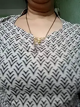 Snapshot of Rosy-B chatting on March 15, 2026, 10:55 am Rosy-B online show from March 15, 2026, 10:55 am