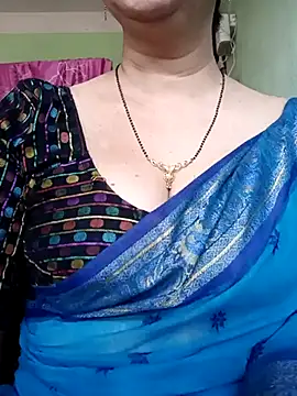 Snapshot of Rosy-B chatting on February 21, 2025, 10:07 am Rosy-B online show from February 21, 2025, 10:07 am