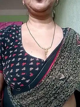 Snapshot of Rosy-B chatting on September 23, 2025, 9:38 am Rosy-B online show from September 23, 2025, 9:38 am