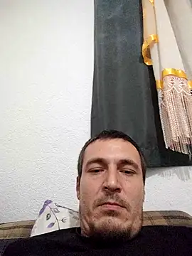 mayk18cm online show from November 4, 2025, 10:24 pm