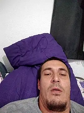 mayk18cm online show from October 31, 2025, 3:19 pm