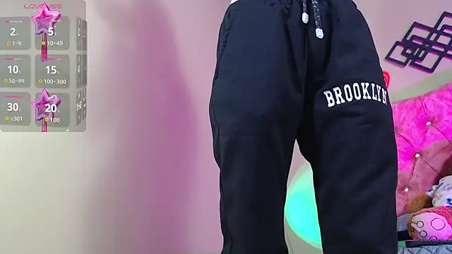 blue violette  online show from November 27, 2025, 5:24 pm