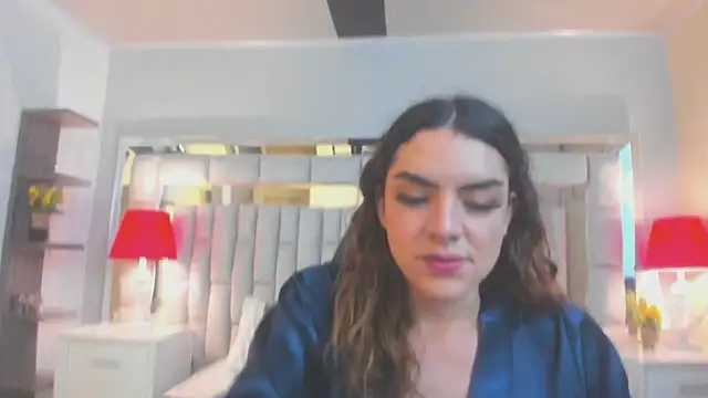 mariiahneedles online show from November 29, 2025, 10:32 pm