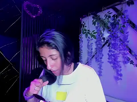 Cameron cutte online show from December 23, 2025, 3:39 am