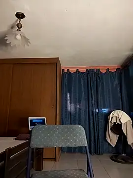 Catalinacandela online show from October 22, 2025, 7:13 pm