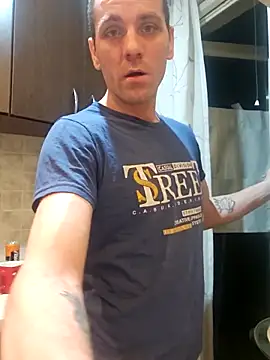 Snapshot of Aian09 chatting on March 12, 2025, 11:01 pm Aian09 online show from March 12, 2025, 11:01 pm