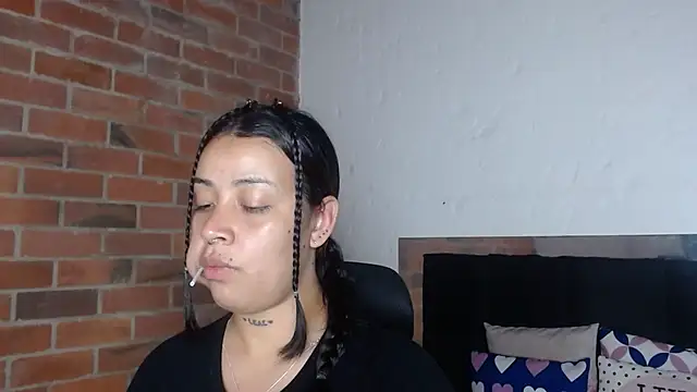 salome  hills1 online show from March 28, 2026, 8:32 pm