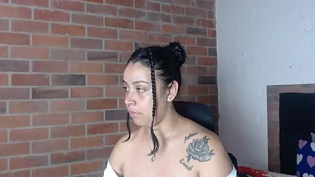 Snapshot of salome__hills1 chatting on May 25, 2026, 9:46 pm salome hills1 online show from May 25, 2026, 9:46 pm