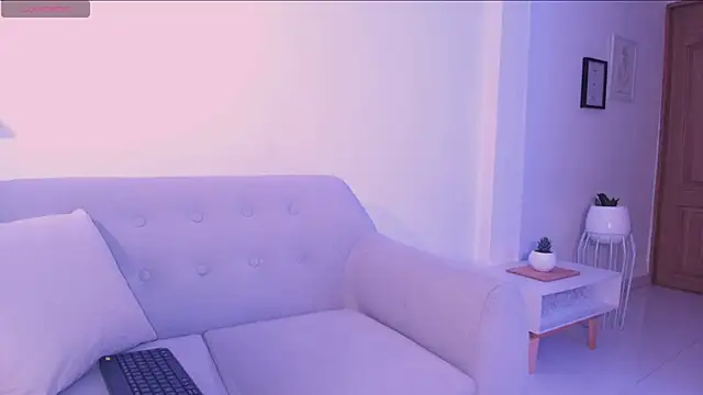 Snapshot of DannaHyde chatting on November 21, 2025, 6:51 pm DannaHyde online show from November 21, 2025, 6:51 pm