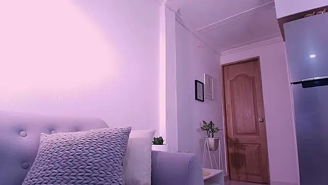 DannaHyde online show from February 4, 2026, 8:15 pm