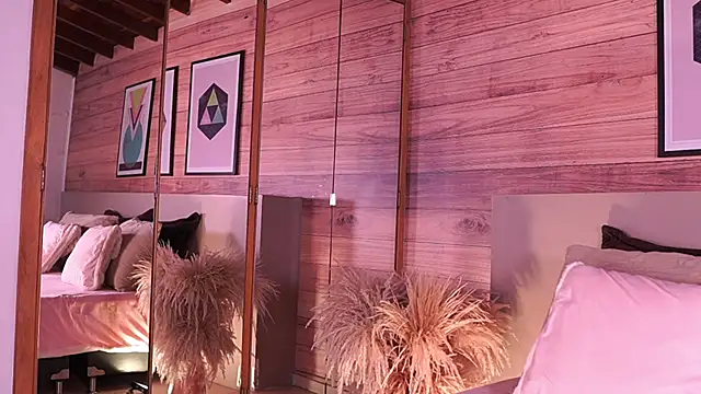 Snapshot of IzzyWild chatting on January 8, 2026, 11:27 am IzzyWild online show from January 8, 2026, 11:27 am