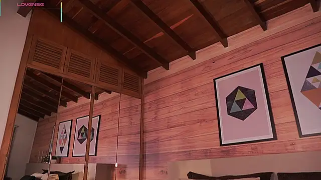 Snapshot of IzzyWild chatting on November 28, 2025, 10:15 am IzzyWild online show from November 28, 2025, 10:15 am