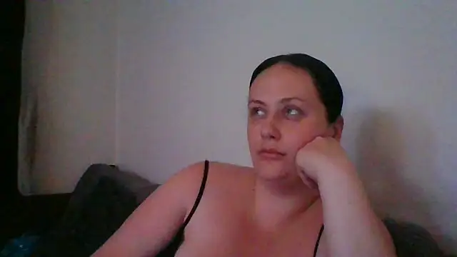Snapshot of CurvyQueen2023 chatting on September 23, 2025, 8:49 pm CurvyQueen2023 online show from September 23, 2025, 8:49 pm