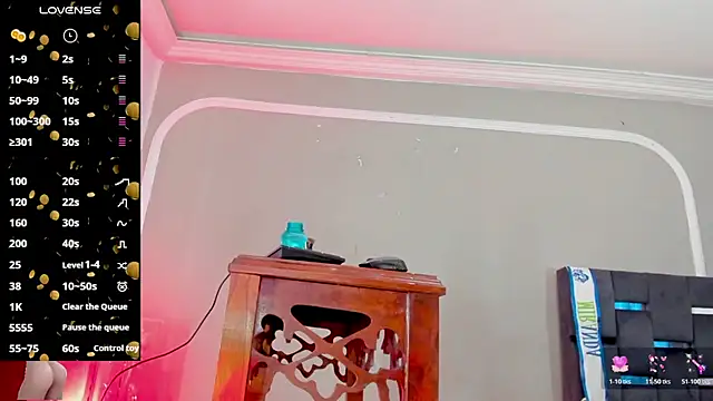 Jimena Grey online show from April 10, 2026, 6:42 am