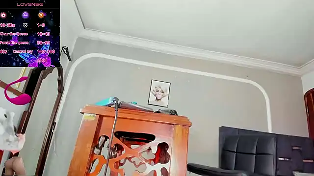 Snapshot of Jimena_Grey chatting on February 12, 2026, 11:32 am Jimena Grey online show from February 12, 2026, 11:32 am