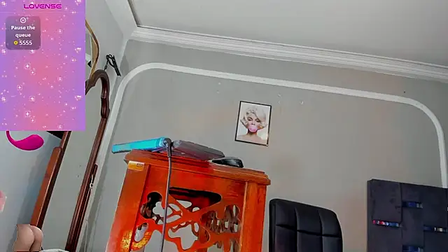 Snapshot of Jimena_Grey chatting on February 17, 2026, 9:12 pm Jimena Grey online show from February 17, 2026, 9:12 pm