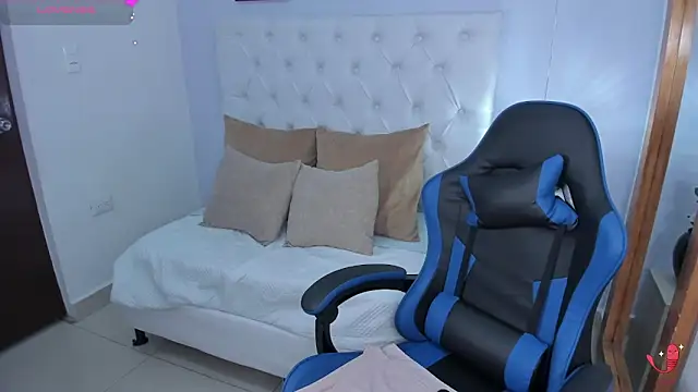 kitty kayo online show from February 18, 2026, 3:59 am