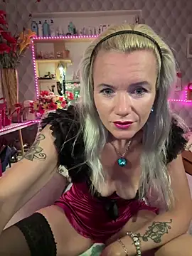 Snapshot of DirtyMargaret chatting on May 24, 2026, 1:49 am DirtyMargaret online show from May 24, 2026, 1:49 am