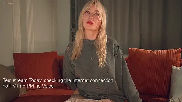 LinaKinky online show from April 10, 2026, 5:42 pm