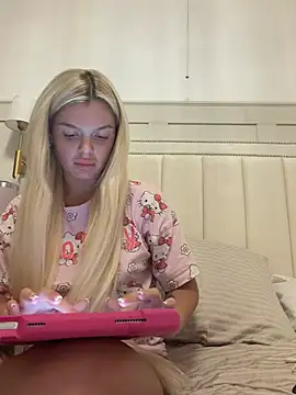 Snapshot of IrishTeenBarbie69 chatting on July 1, 2026, 10:21 pm IrishTeenBarbie69 online show from July 1, 2026, 10:21 pm