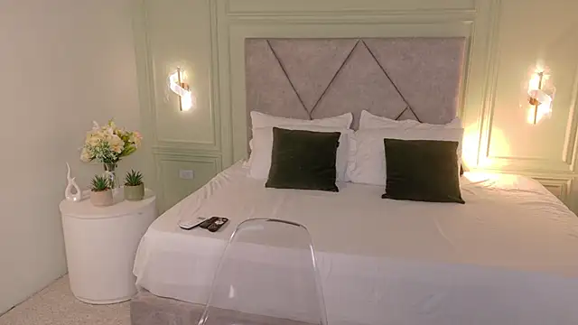 Snapshot of _Miss_Kimm chatting on February 23, 2026, 12:39 pm Miss Kimm online show from February 23, 2026, 12:39 pm