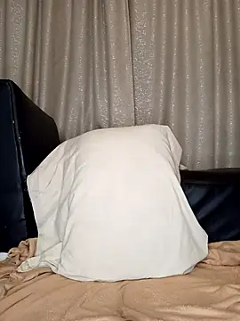 ANAYA-B online show from December 13, 2025, 8:04 pm