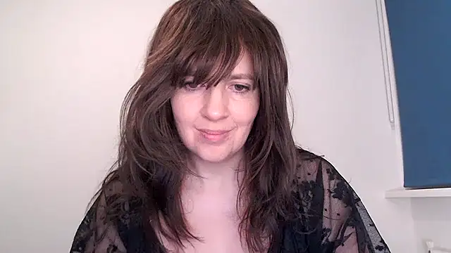 Snapshot of Ella_Next_Door chatting on February 1, 2026, 11:03 pm Ella Next Door online show from February 1, 2026, 11:03 pm