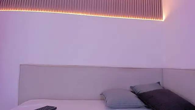 jasminehill  online show from February 5, 2026, 1:29 pm