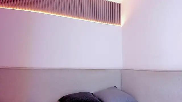 jasminehill  online show from February 28, 2026, 1:44 pm