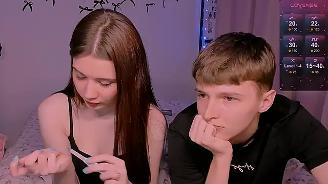 CoddleWeeper  online show from April 19, 2026, 1:56 pm