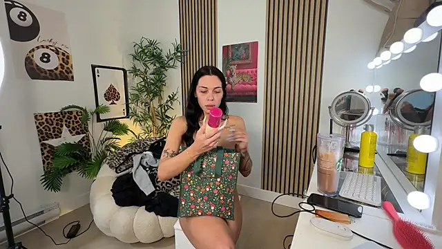 Snapshot of NattyFierros chatting on September 10, 2025, 8:08 pm NattyFierros online show from September 10, 2025, 8:08 pm